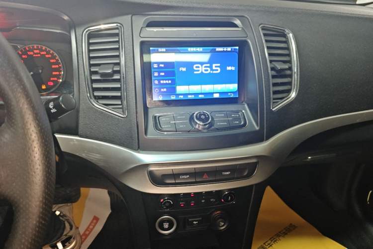 Used Geely Auto Vision 2016 1.5L Automatic Happiness Edition Audio And AC Panel