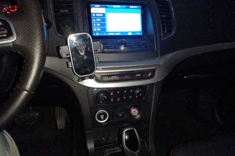 Used Geely Auto Vision 2016 1.5L Automatic Happiness Edition Audio And AC Panel