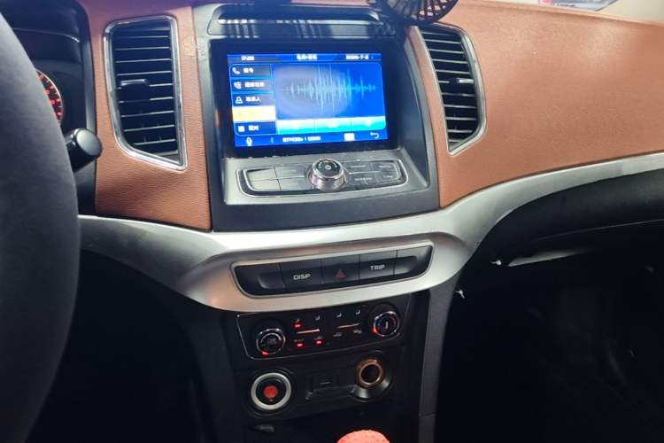 Used Geely Auto Vision 2016 1.5L Automatic Happiness Edition Audio And AC Panel