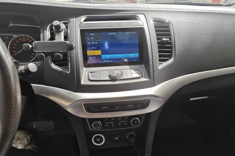 Used Geely Auto Vision 2016 1.5L Automatic Happiness Edition Audio And AC Panel