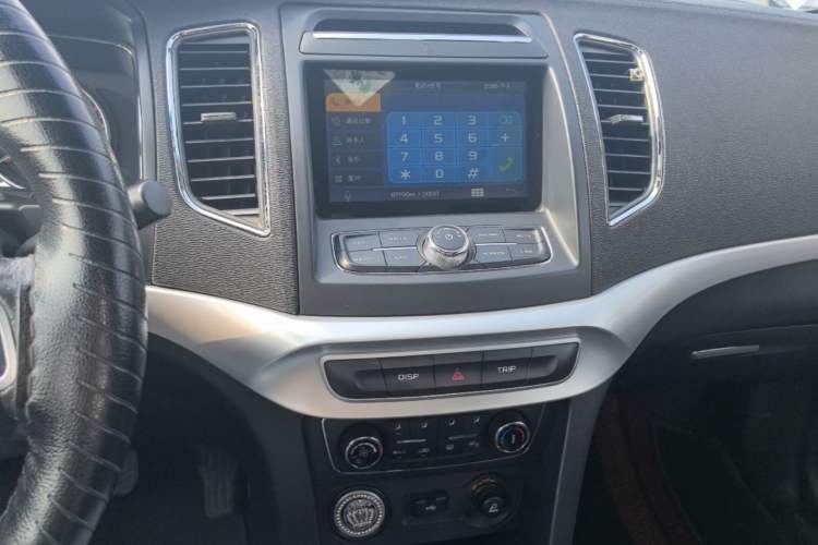 Used Geely Auto Vision 2016 1.5L Automatic Happiness Edition Audio And AC Panel