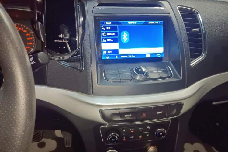 Used Geely Auto Vision 2016 1.5L Automatic Happiness Edition Audio And AC Panel