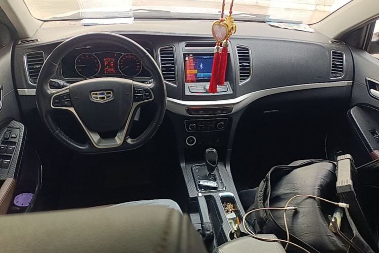 Used Geely Auto Vision 2016 1.5L Automatic Happiness Edition Center Console