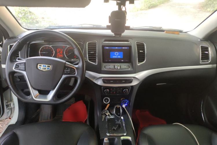 Used Geely Auto Vision 2016 1.5L Automatic Happiness Edition Center Console