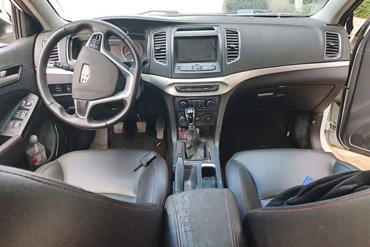 Used Geely Auto Vision 2016 1.5L Manual Happiness Edition Center Console