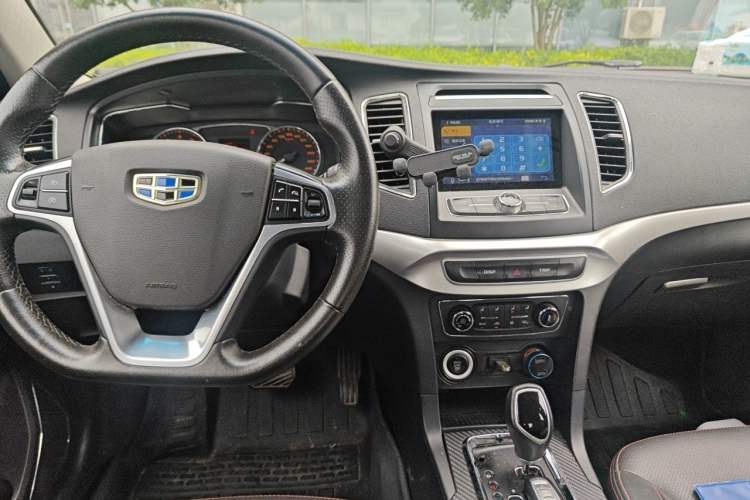 Used Geely Auto Vision 2016 1.5L Automatic Happiness Edition Center Console
