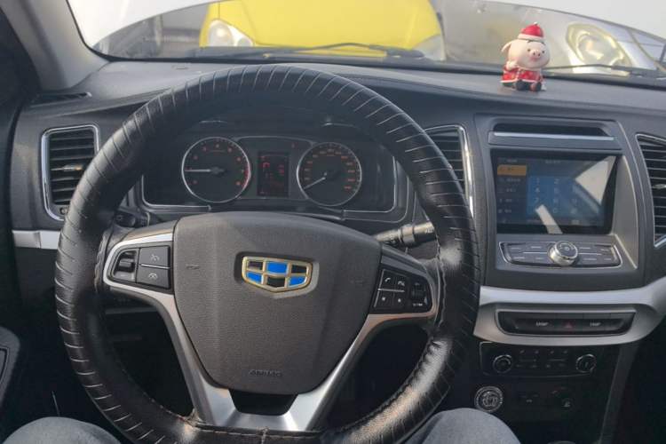 Used Geely Auto Vision 2016 1.5L Automatic Happiness Edition Center Console