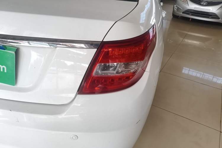 Used Geely Auto Vision 2016 1.5L Manual Happiness Edition Exterior 3