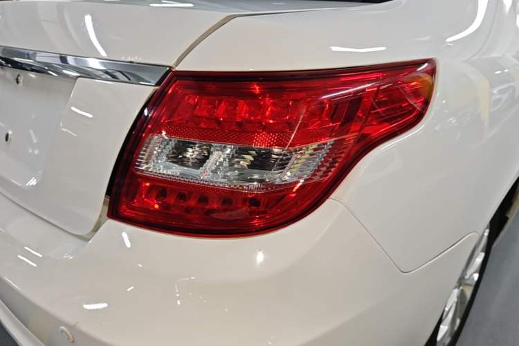 Used Geely Auto Vision 2016 1.5L Manual Happiness Edition Exterior 3
