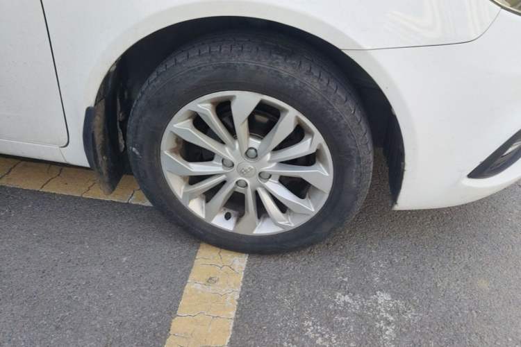 Used Geely Auto Vision 2016 1.5L Manual Happiness Edition Exterior 4