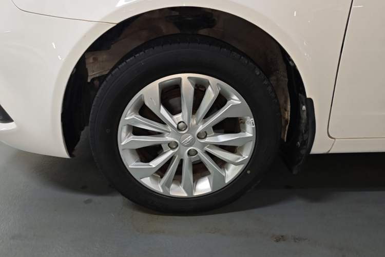 Used Geely Auto Vision 2016 1.5L Manual Happiness Edition Exterior 4