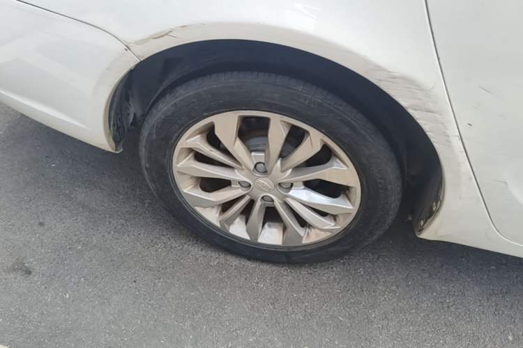 Used Geely Auto Vision 2016 1.5L Manual Happiness Edition Exterior 5