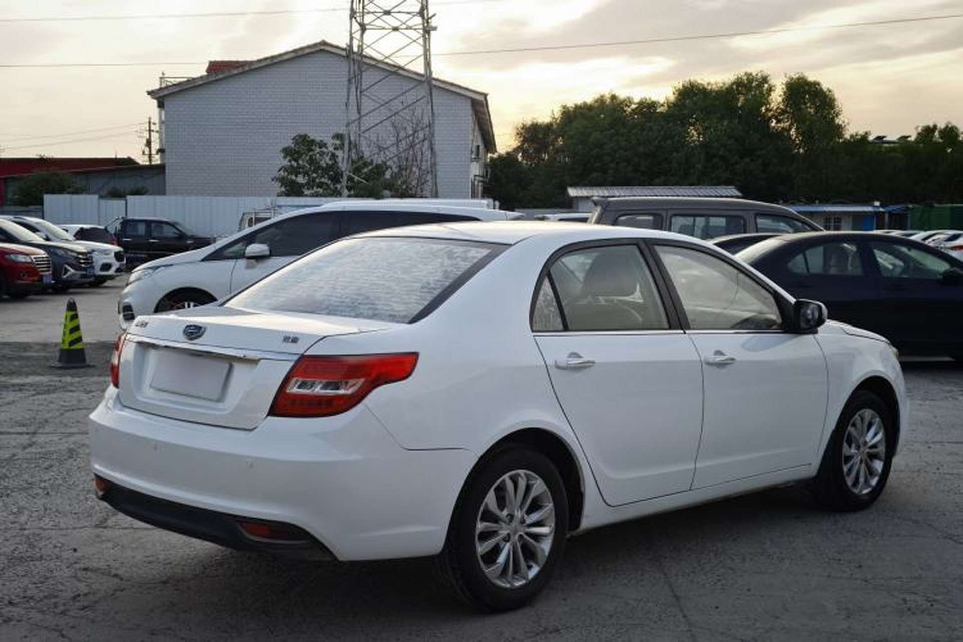 Used Geely Auto Vision 2016 1.5L Manual Happiness Edition Exterior 6