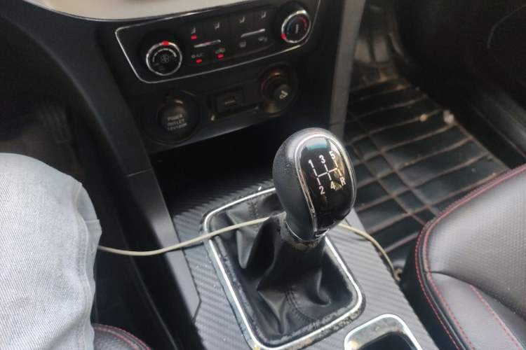 Used Geely Auto Vision 2016 1.5L Manual Happiness Edition Gear Lever