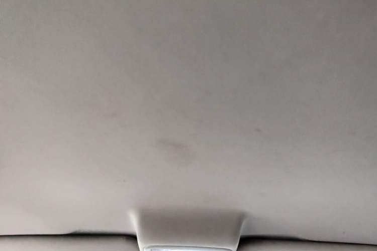Used Geely Auto Vision 2016 1.5L Automatic Happiness Edition Headliner