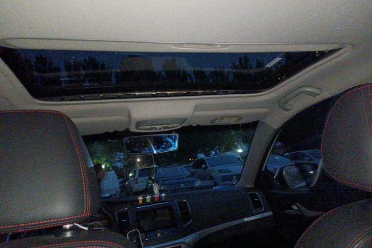 Used Geely Auto Vision 2016 1.5L Automatic Happiness Edition Headliner