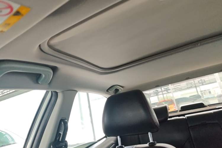 Used Geely Auto Vision 2016 1.5L Manual Happiness Edition Headliner