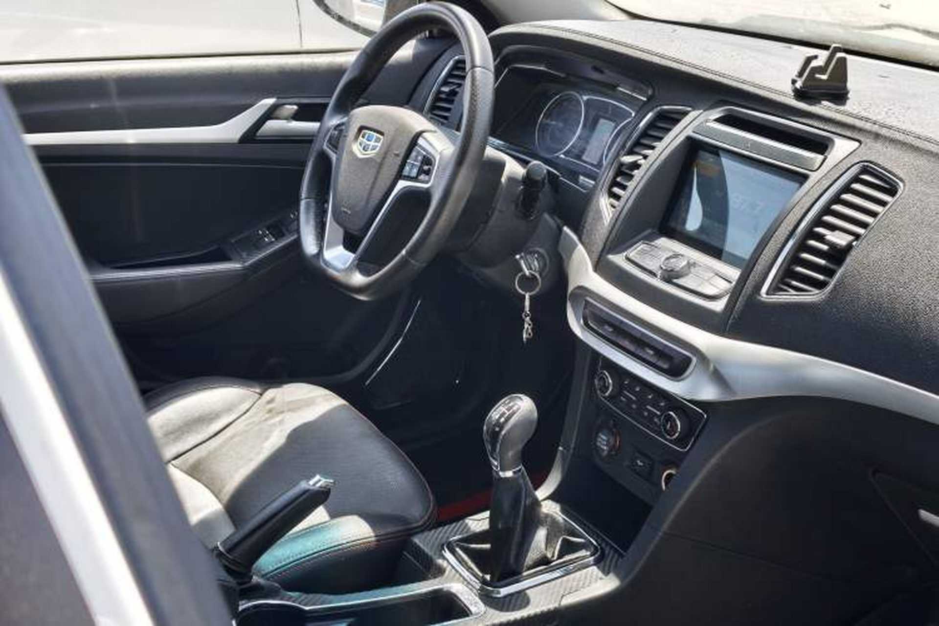 Used Geely Auto Vision 2016 1.5L Manual Happiness Edition Interior 4