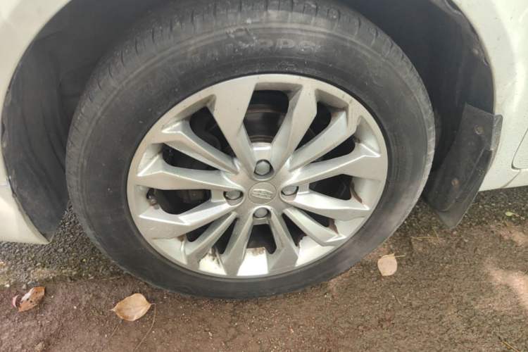 Used Geely Auto Vision 2016 1.5L Automatic Happiness Edition Left Front Wheel Hub