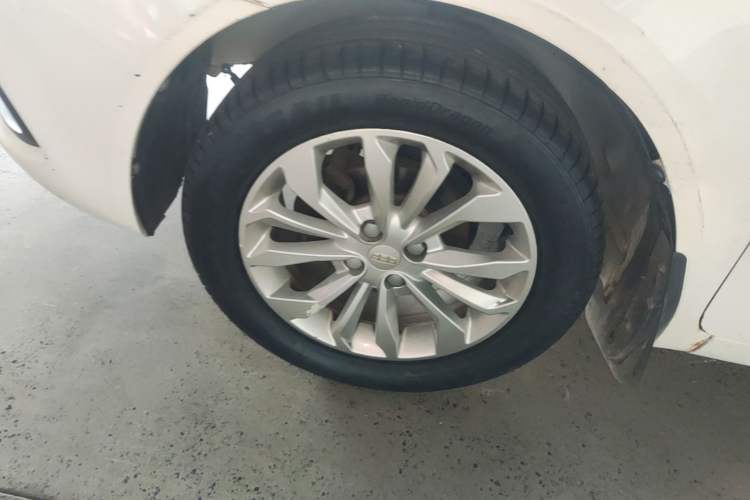 Used Geely Auto Vision 2016 1.5L Automatic Happiness Edition Left Front Wheel Hub
