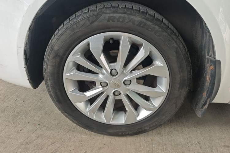 Used Geely Auto Vision 2016 1.5L Automatic Happiness Edition Left Front Wheel Hub