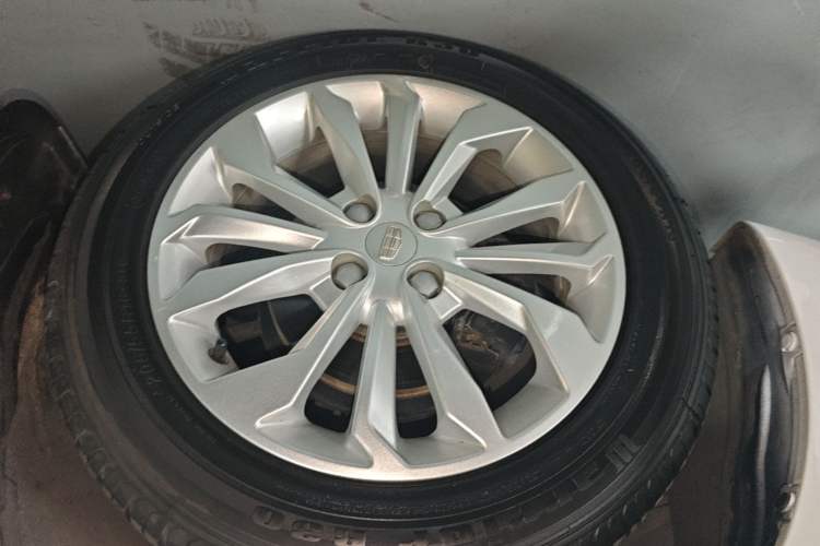 Used Geely Auto Vision 2016 1.5L Automatic Happiness Edition Left Front Wheel Hub