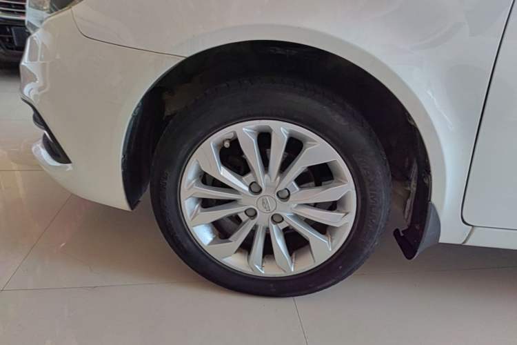 Used Geely Auto Vision 2016 1.5L Automatic Happiness Edition Left Front Wheel Hub