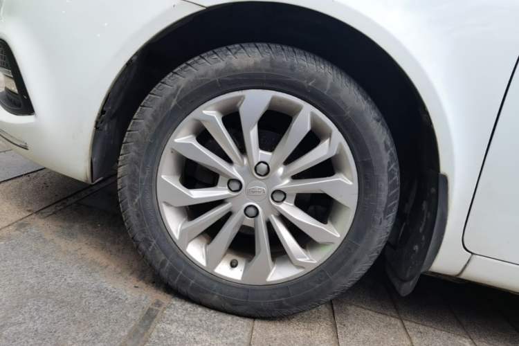 Used Geely Auto Vision 2016 1.5L Automatic Happiness Edition Left Front Wheel Hub