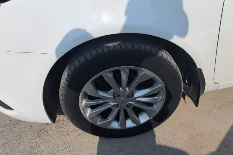 Used Geely Auto Vision 2016 1.5L Automatic Happiness Edition Left Front Wheel Hub