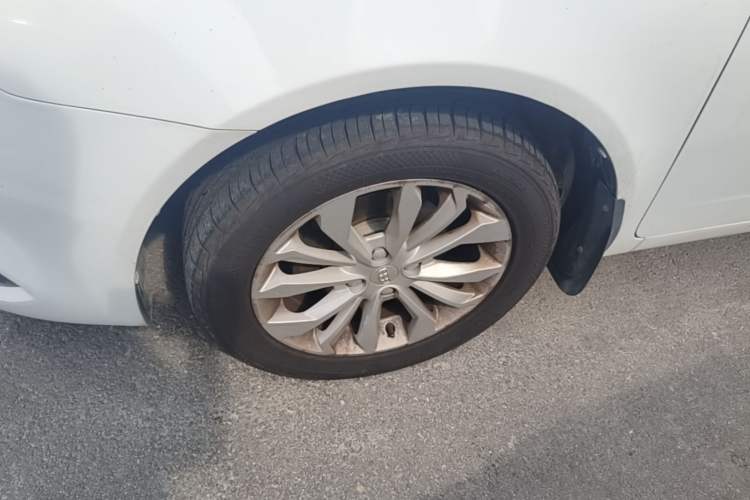 Used Geely Auto Vision 2016 1.5L Manual Happiness Edition Left Front Wheel Hub