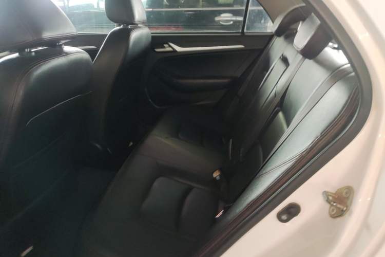 Used Geely Auto Vision 2016 1.5L Automatic Happiness Edition Left Rear Seat