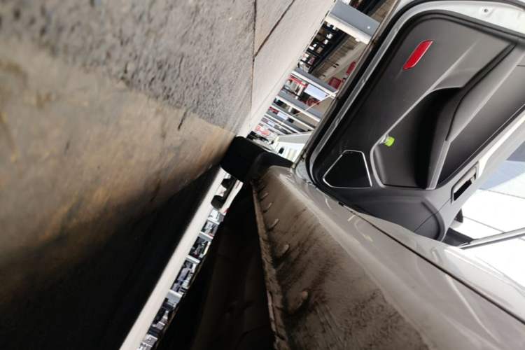 Used Geely Auto Vision 2016 1.5L Manual Happiness Edition Left Side Sill