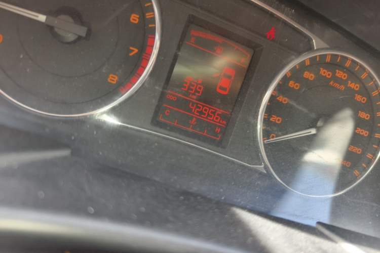 Used Geely Auto Vision 2016 1.5L Manual Happiness Edition Odometer Close Up