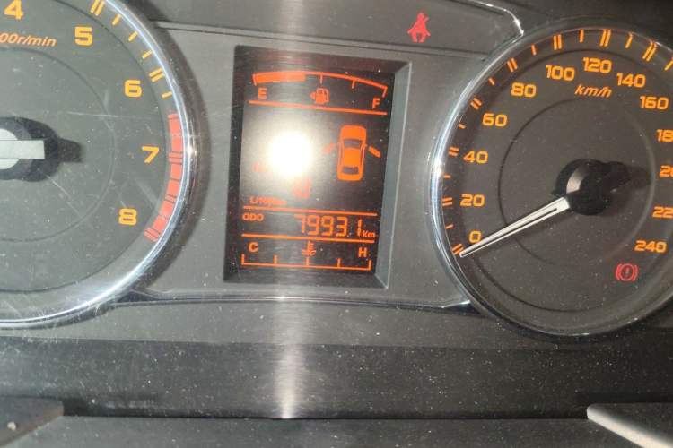 Used Geely Auto Vision 2016 1.5L Manual Happiness Edition Odometer Close Up