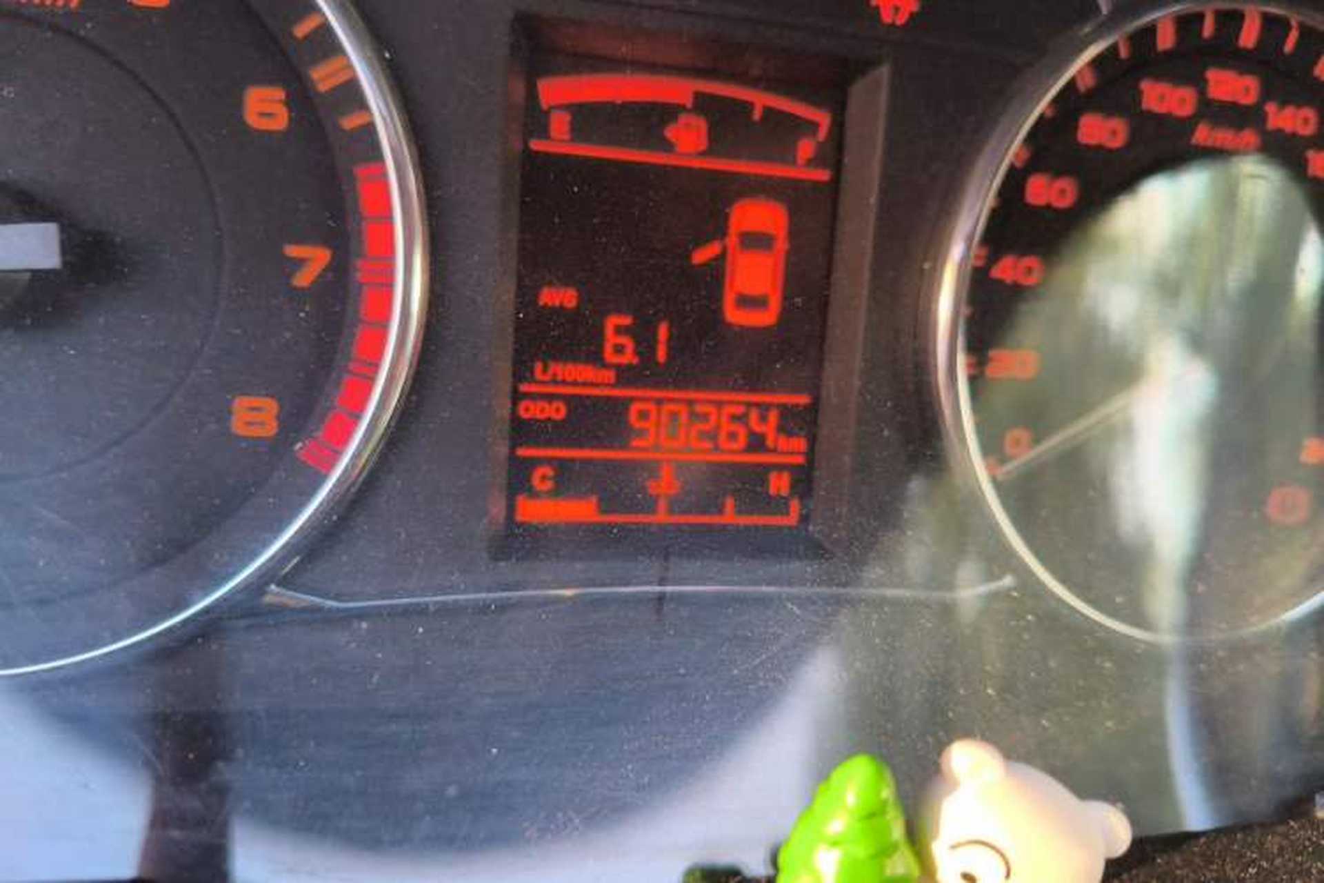 Used Geely Auto Vision 2016 1.5L Manual Happiness Edition Odometer Close Up