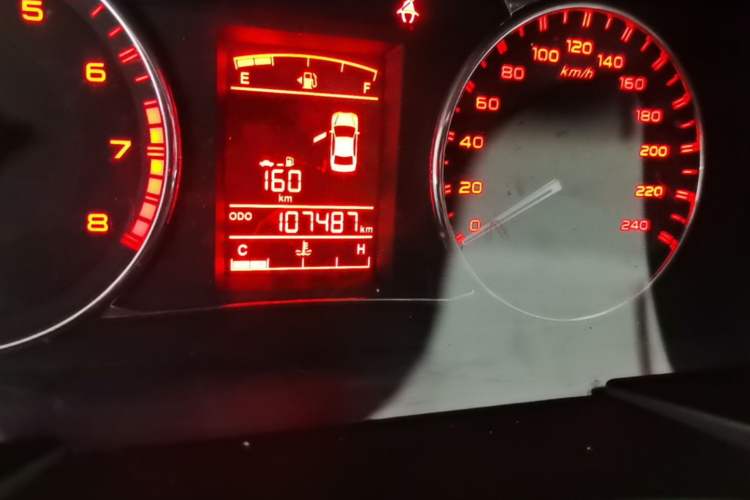 Used Geely Auto Vision 2016 1.5L Manual Happiness Edition Odometer Close Up