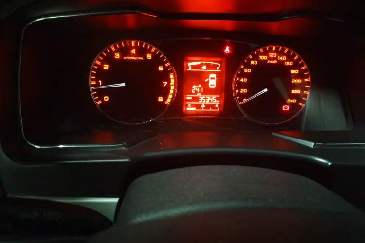 Used Geely Auto Vision 2016 1.5L Manual Happiness Edition Odometer Close Up