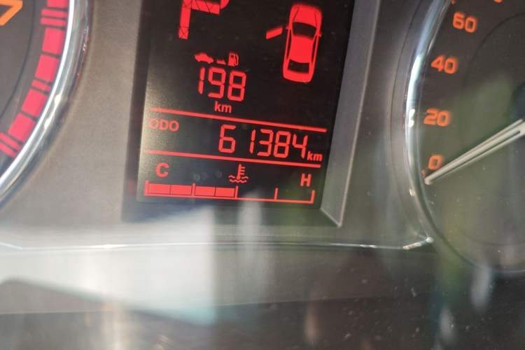 Used Geely Auto Vision 2016 1.5L Automatic Happiness Edition Odometer Close Up