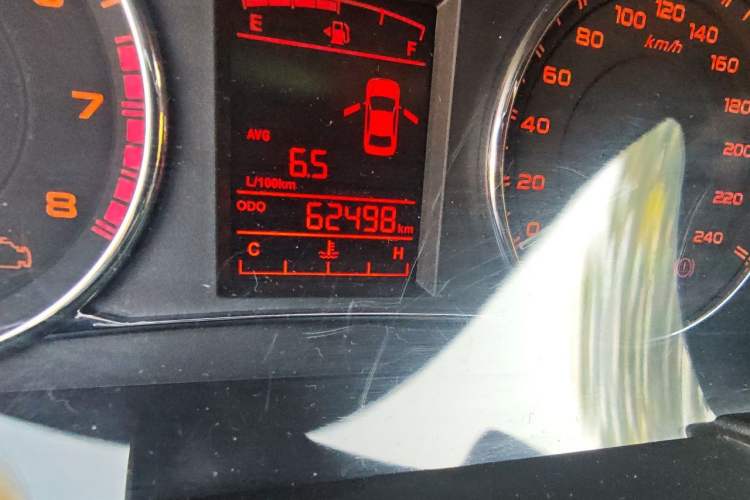 Used Geely Auto Vision 2016 1.5L Manual Happiness Edition Odometer Close Up