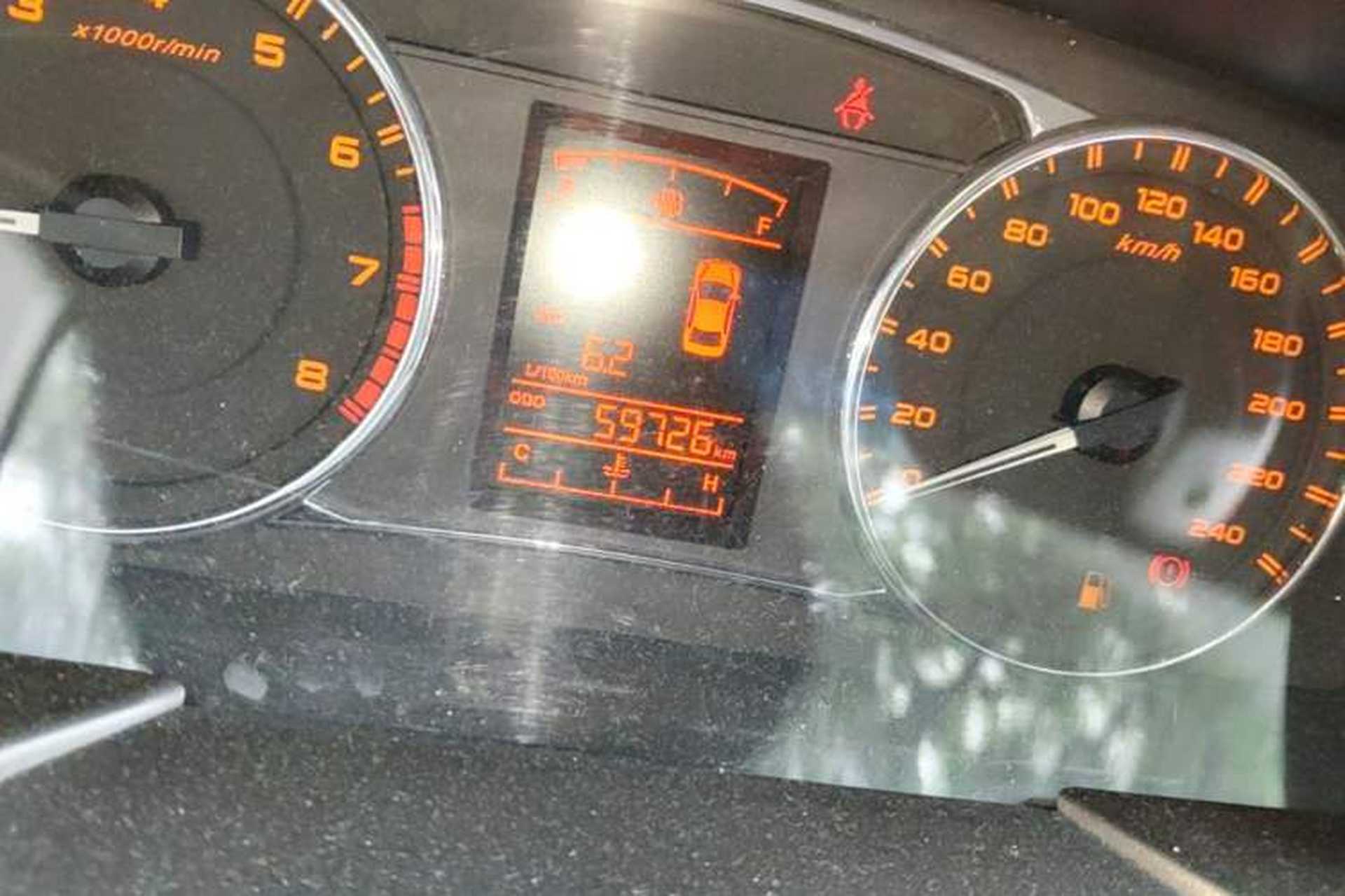Used Geely Auto Vision 2016 1.5L Manual Happiness Edition Odometer Close Up