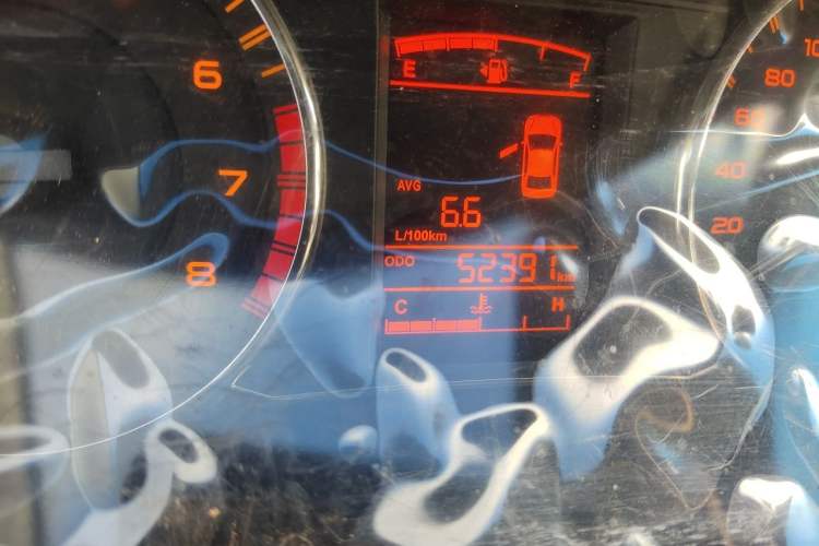 Used Geely Auto Vision 2016 1.5L Manual Happiness Edition Odometer Close Up