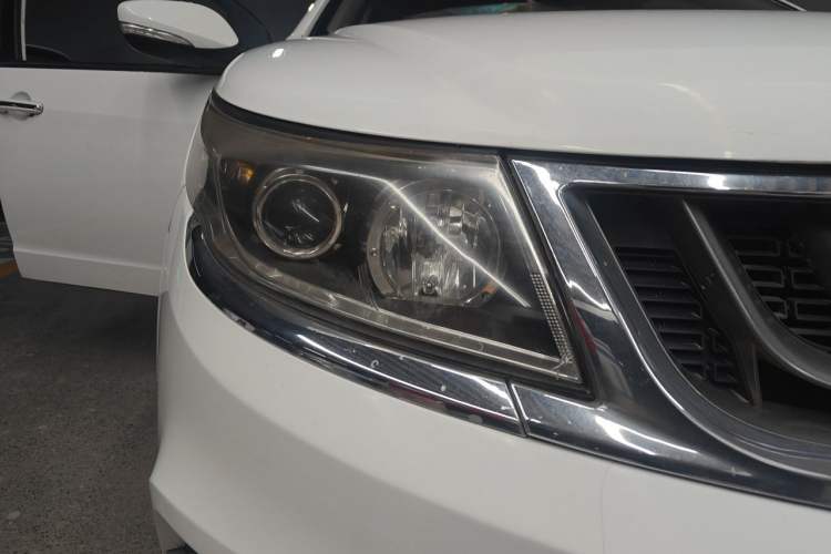 Used Geely Auto Vision 2016 1.5L Manual Happiness Edition Right Front Headlight