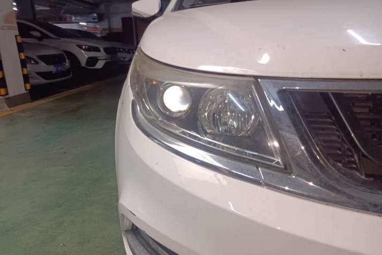Used Geely Auto Vision 2016 1.5L Automatic Happiness Edition Right Front Headlight