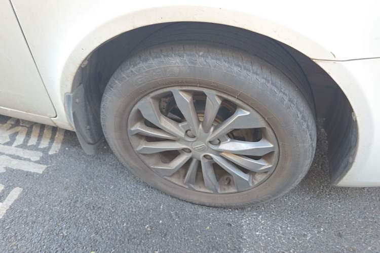 Used Geely Auto Vision 2016 1.5L Automatic Happiness Edition Right Front Wheel Hub