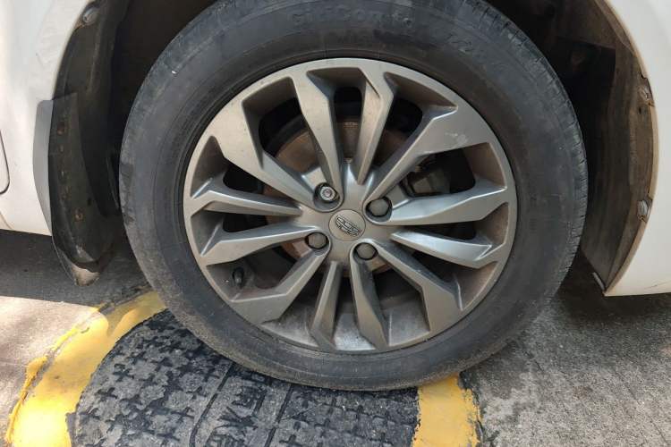 Used Geely Auto Vision 2016 1.5L Automatic Happiness Edition Right Front Wheel Hub