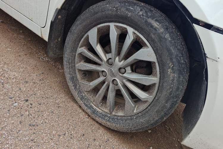 Used Geely Auto Vision 2016 1.5L Manual Happiness Edition Right Front Wheel Hub
