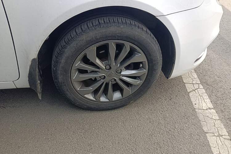 Used Geely Auto Vision 2016 1.5L Automatic Happiness Edition Right Front Wheel Hub