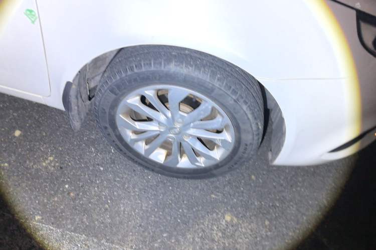 Used Geely Auto Vision 2016 1.5L Manual Happiness Edition Right Front Wheel Hub
