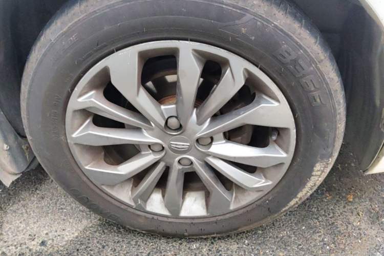 Used Geely Auto Vision 2016 1.5L Automatic Happiness Edition Right Front Wheel Hub