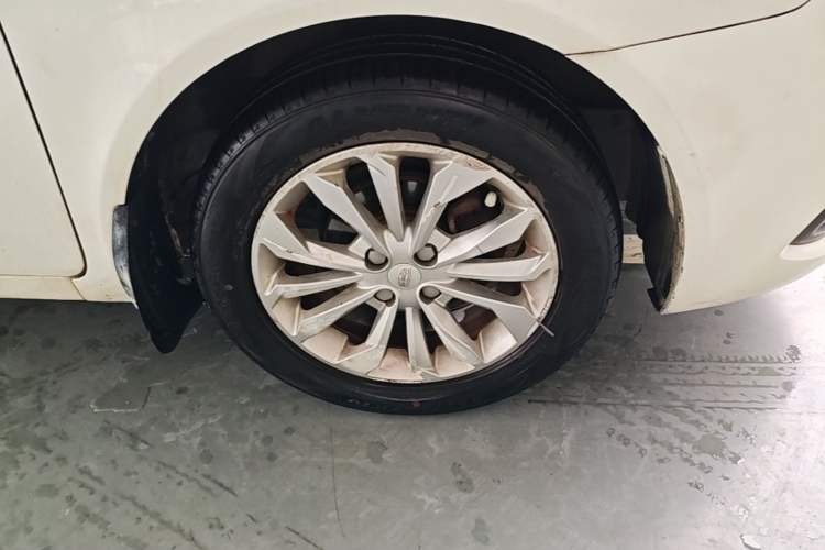 Used Geely Auto Vision 2016 1.5L Automatic Happiness Edition Right Front Wheel Hub